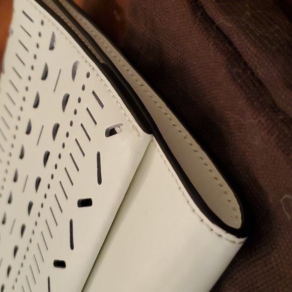 Handbag - Picture 3 of 7